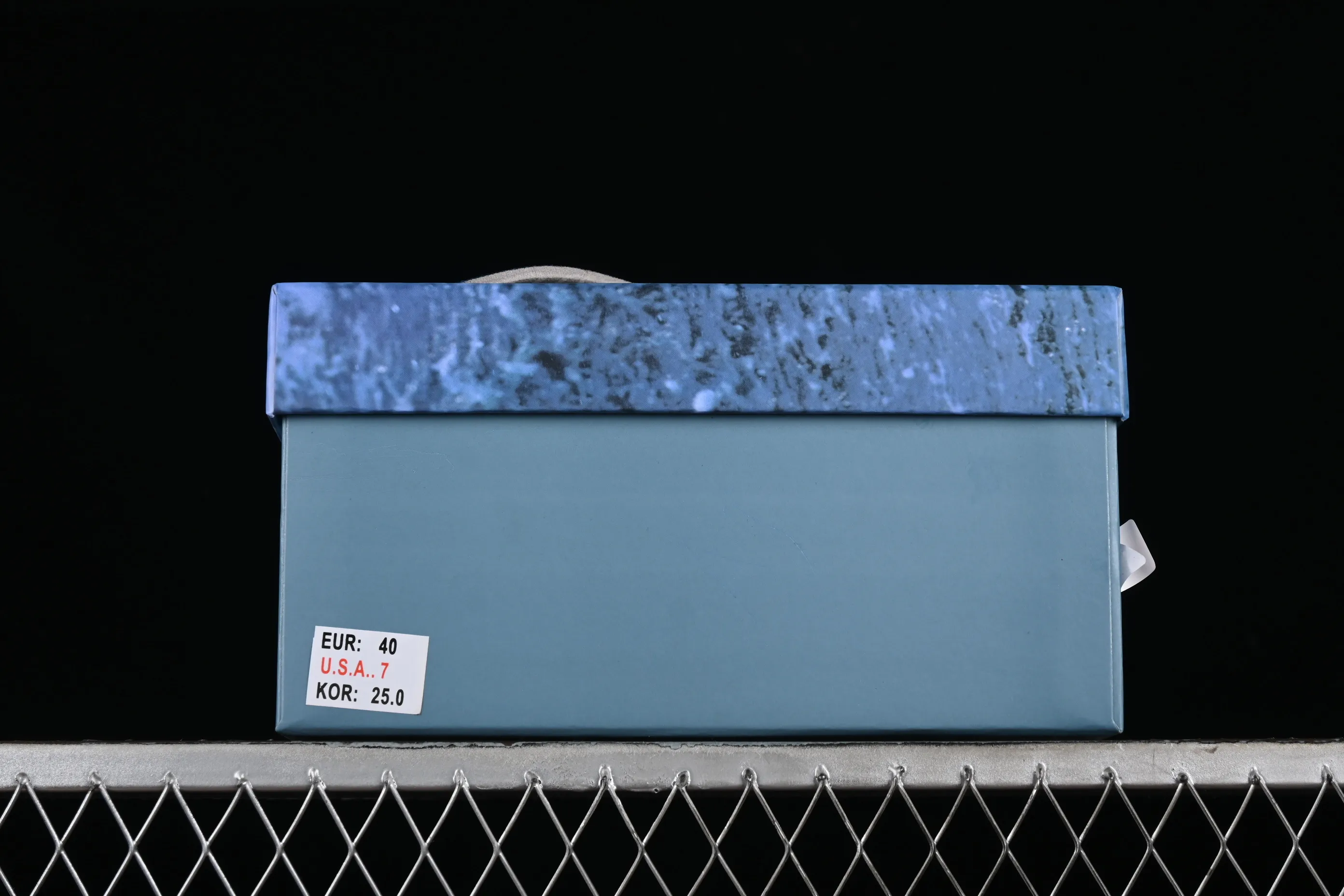 All Categories Nk SB Dunk Series Nk SB Dunk Low Low-top sneakers Nk Dunk Low Panda Prank Wave Fisherman-Fishing in the Lake Blue Brown Low-top casual sneakers DD1391-400